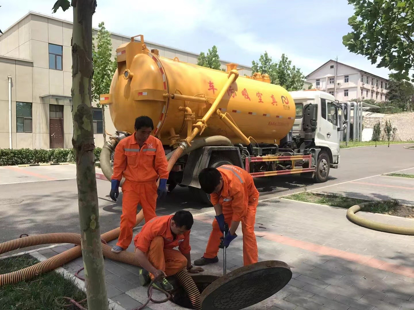 常州化粪池清理与5-8吨吸粪车施工效率分析